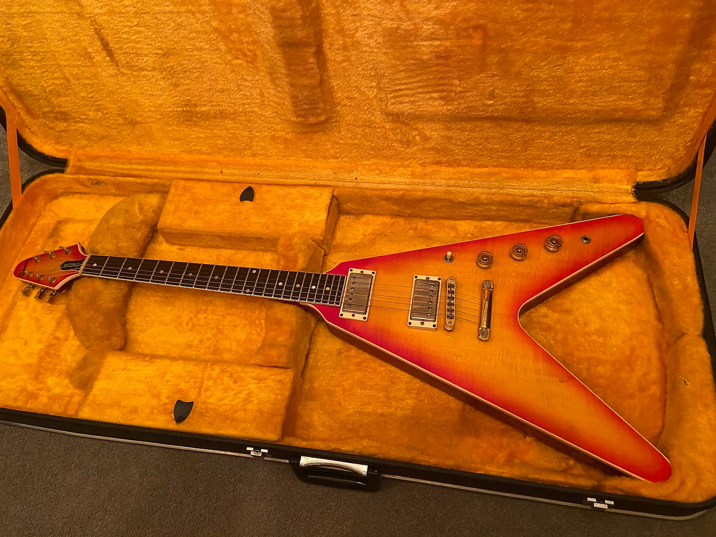 Gibson Flying V 75/CMT modified 1974/5 - Sunburst